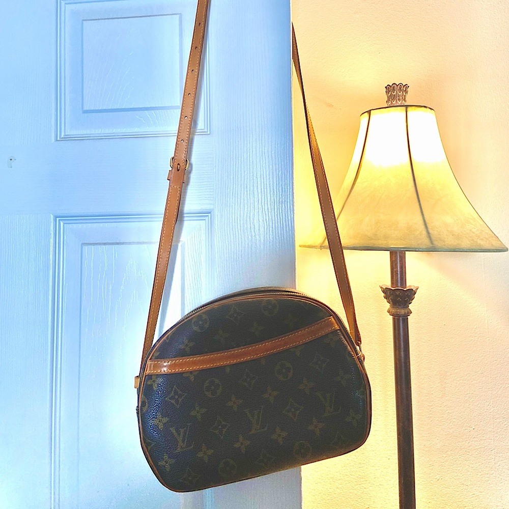 Authentic Louis Vuitton crossbody bag